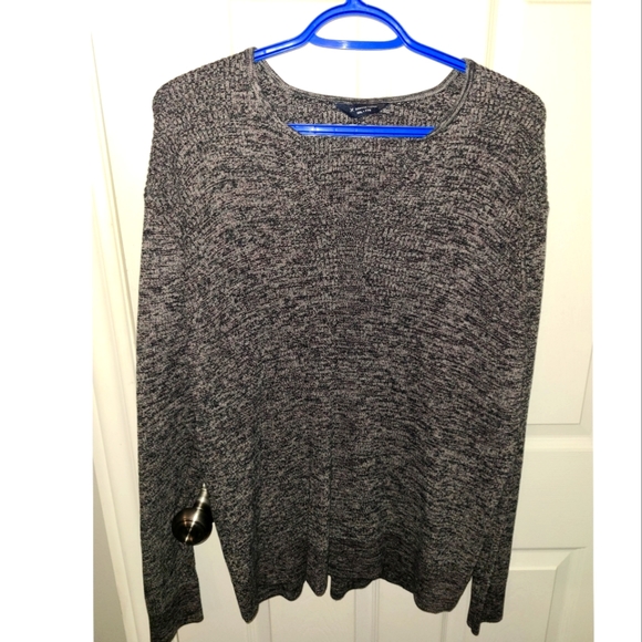Cute DenverHayes cut out neck sweater - Picture 1 of 2